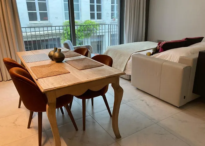 Apartment In The Heart Of *